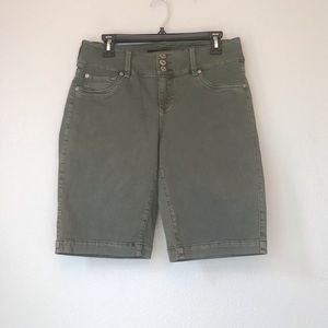 Torrid Denim Jegging Bermuda